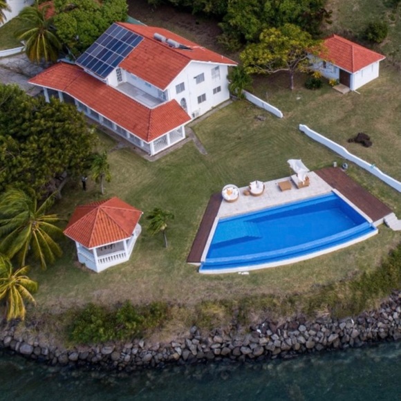 CLOSET CLOSING JUNE 6, 2023 ,PLUS PARADISE HOME ON THE OCEAN FOR SALE IN GRENADA - Picture 4 of 16